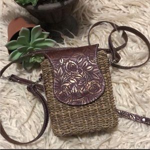 NWOT-Wicker”Camera”Bag-2 Detachable Straps-Brown-5x4x2-Crossbody or Arm Carry